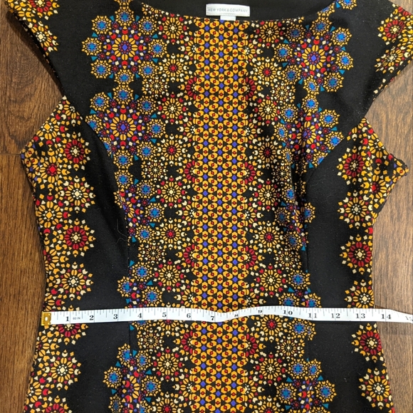 New York & Company faux fractal pattern, tailored midi dress, size medium - Picture 3 of 8